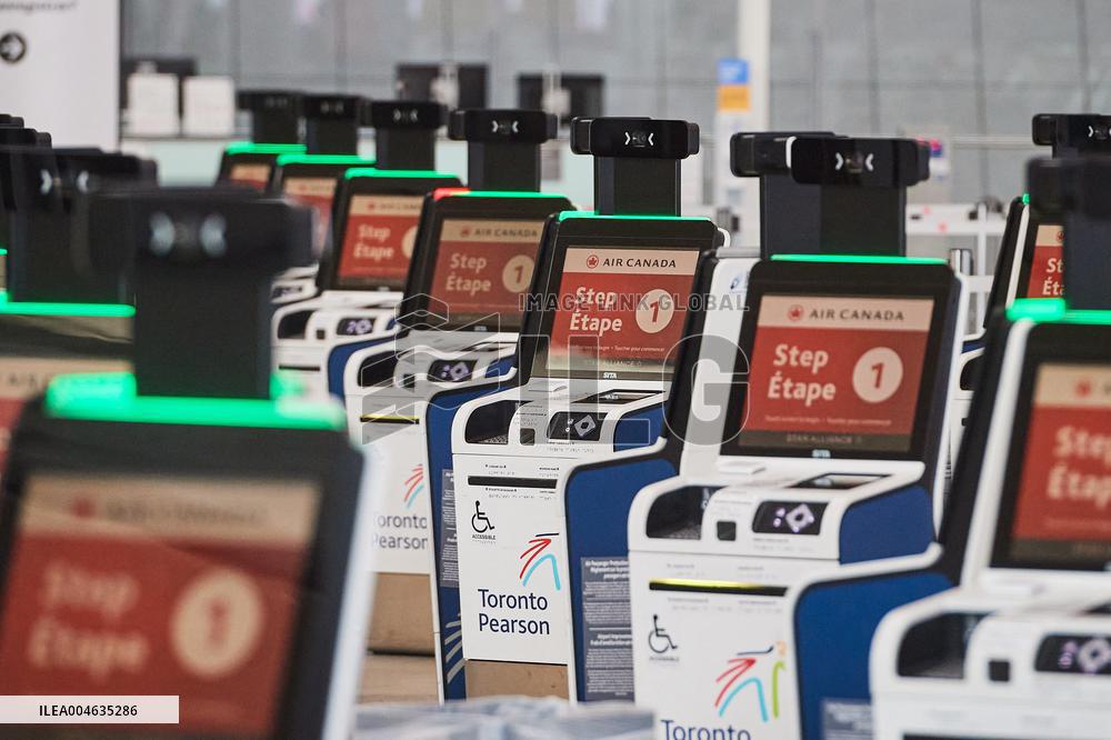 Air Canada Flight Attendants Strike - Toronto