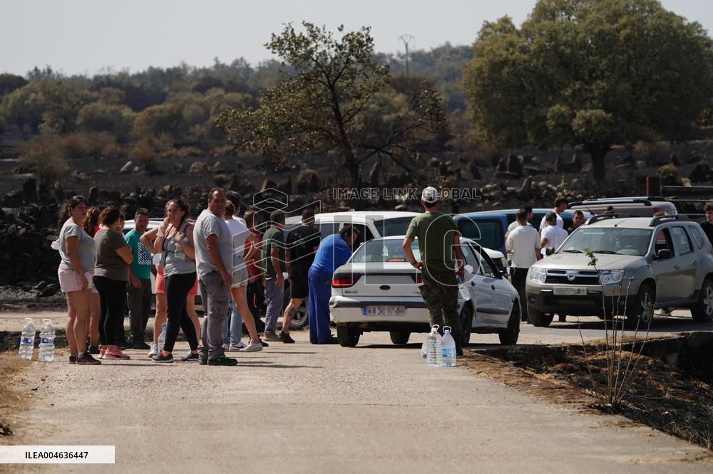 Fires in Cipérez and El Payo Spread Amid Wind and Heat - Spain