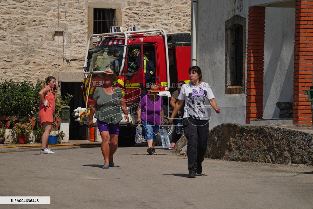 Fires in Cipérez and El Payo Spread Amid Wind and Heat - Spain