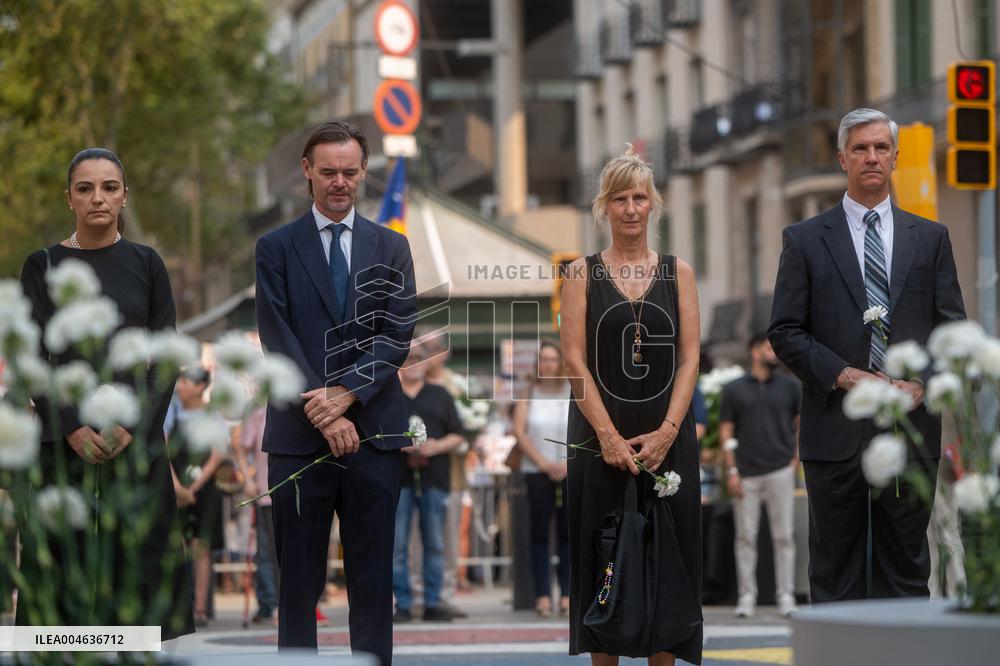 Barcelona Honors 17A Bombing Victims on 8th Anniversary - Barcelona
