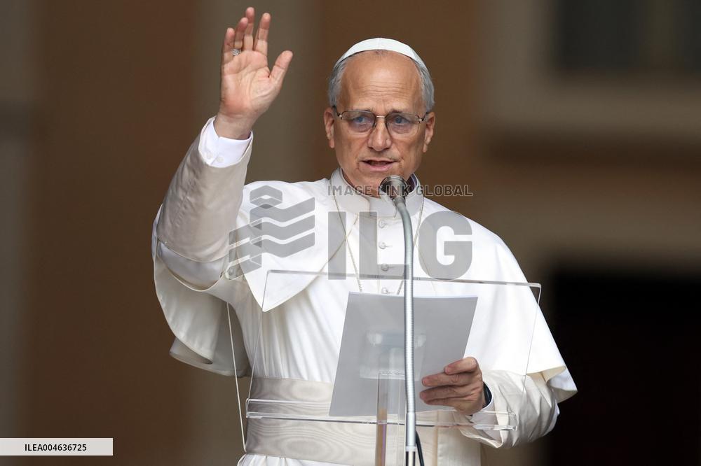 Pope Leo XIV recites the Angelus in Castelgandolfo - Rome