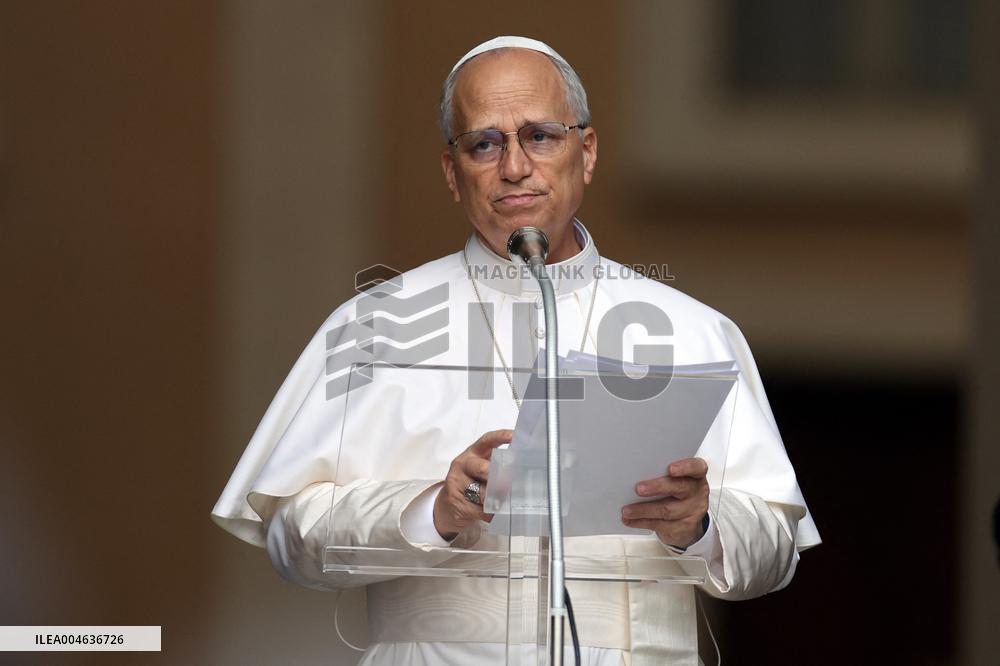 Pope Leo XIV recites the Angelus in Castelgandolfo - Rome