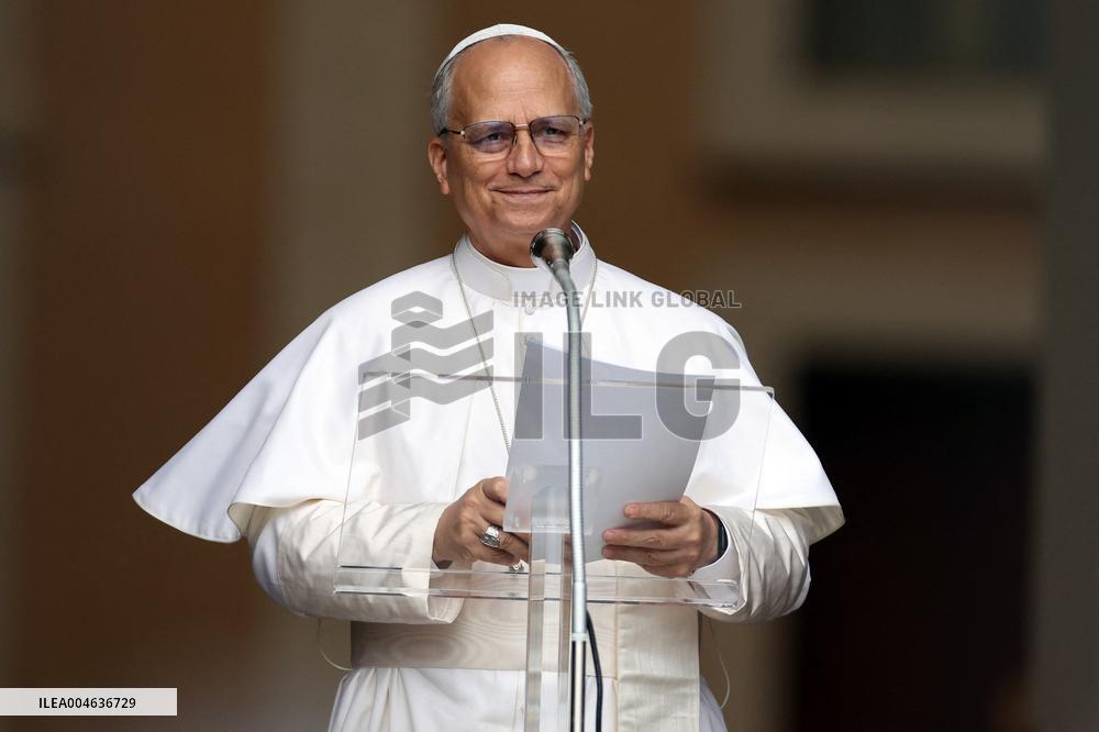 Pope Leo XIV recites the Angelus in Castelgandolfo - Rome
