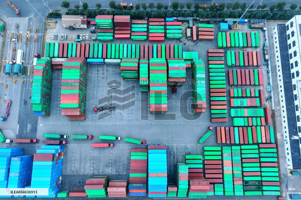 Qingdao Port Yard Foreign Trade Container
