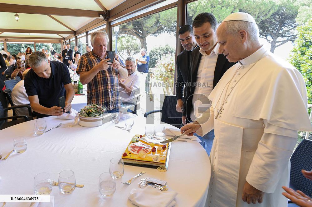 Pope Leo XIV Have Lunch With One Hundred Poor People - Castel Gandolfo
