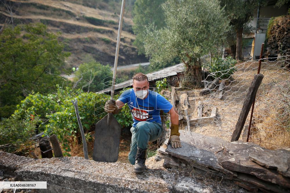 Larouco Fire Crosses Sil River into Lugo - Spain