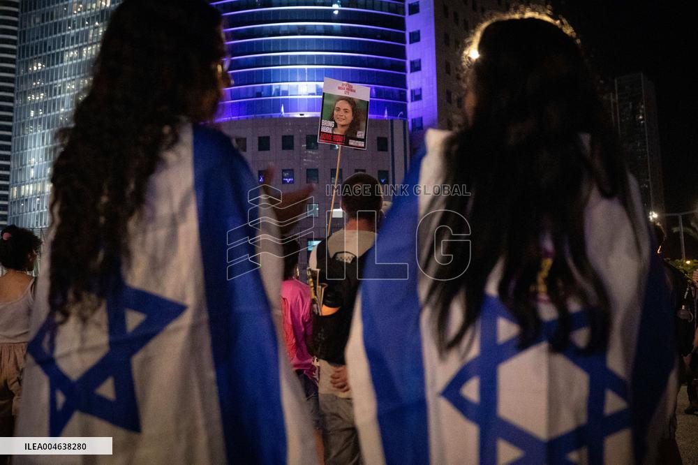 Thousands of Israelis Protest - Tel Aviv