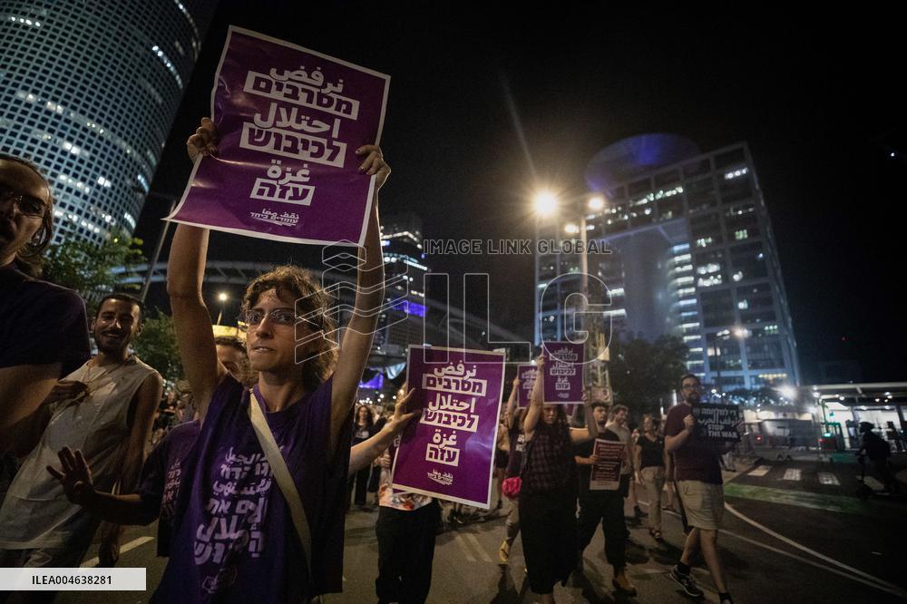 Thousands of Israelis Protest - Tel Aviv