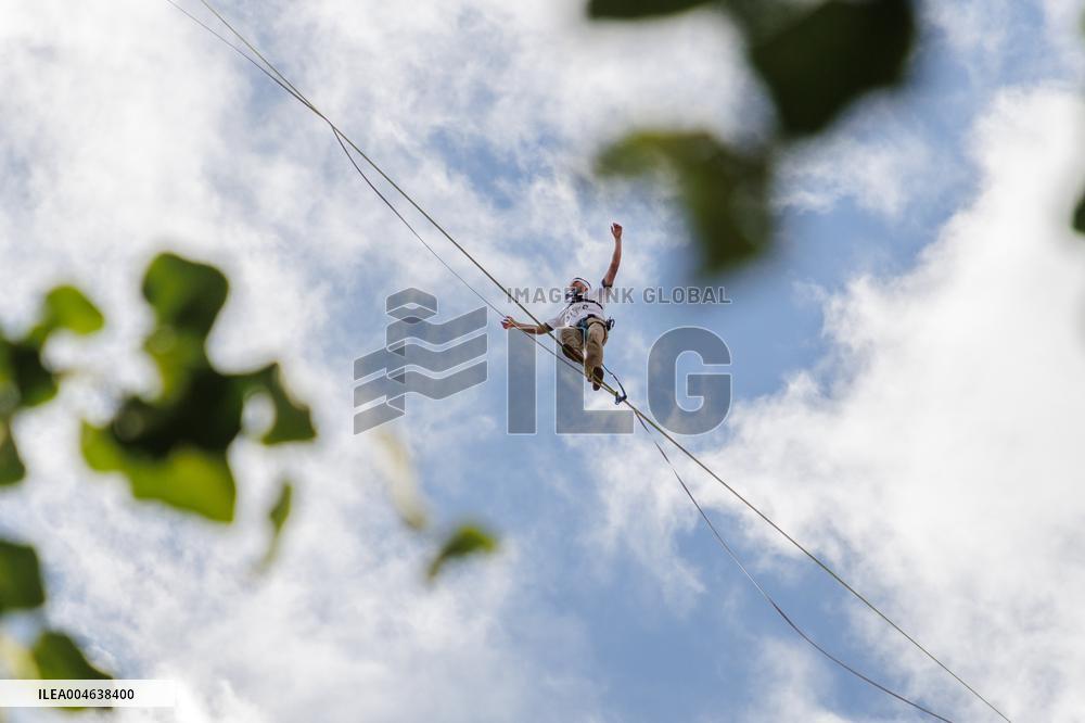 Slacklining in Tallinn Old Town