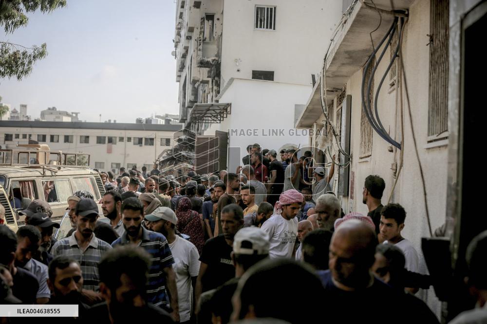 Families Mourn Airstrike Victims - Gaza