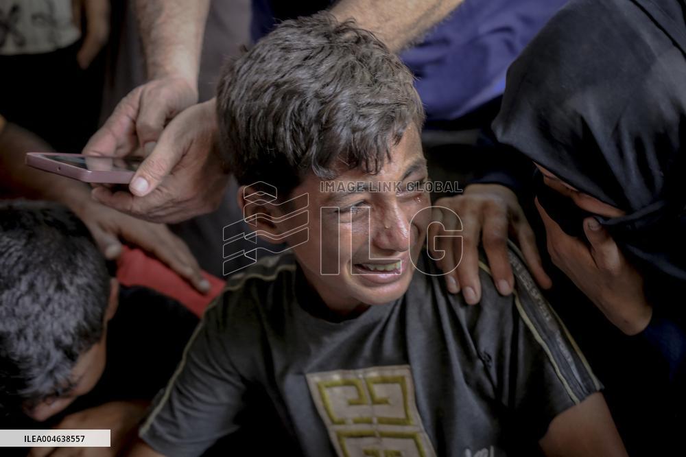 Families Mourn Airstrike Victims - Gaza