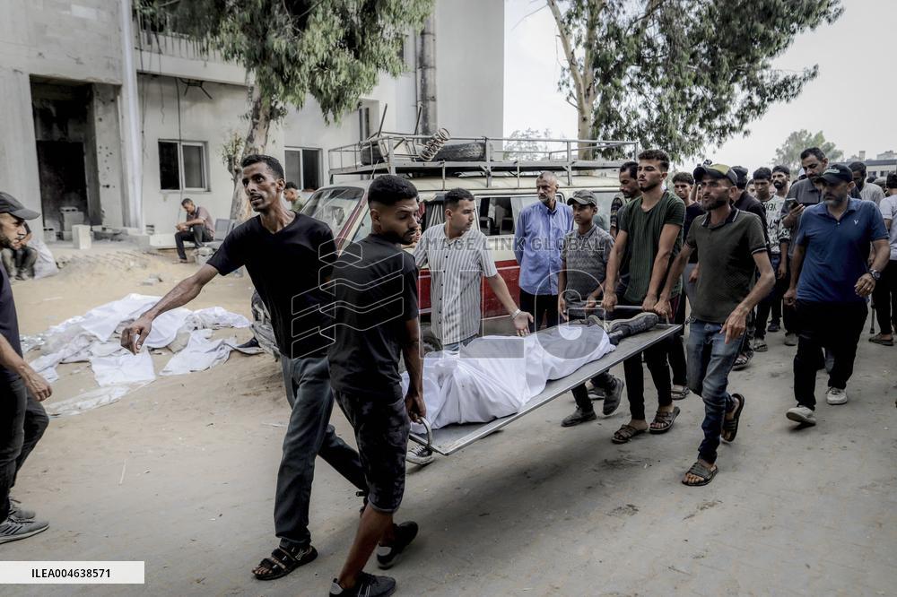 Families Mourn Airstrike Victims - Gaza