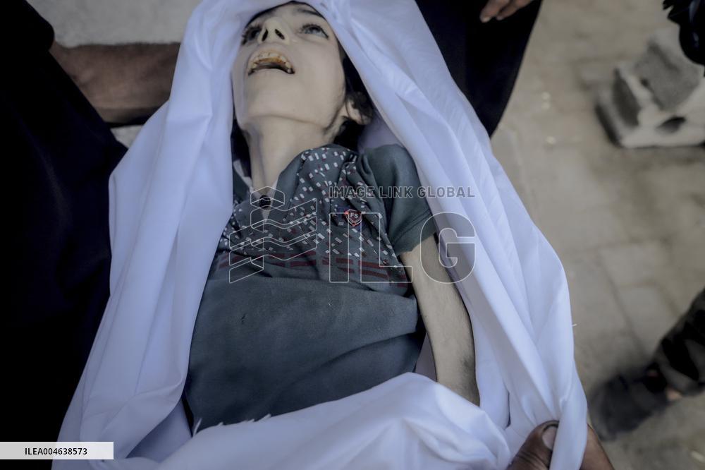 Families Mourn Airstrike Victims - Gaza