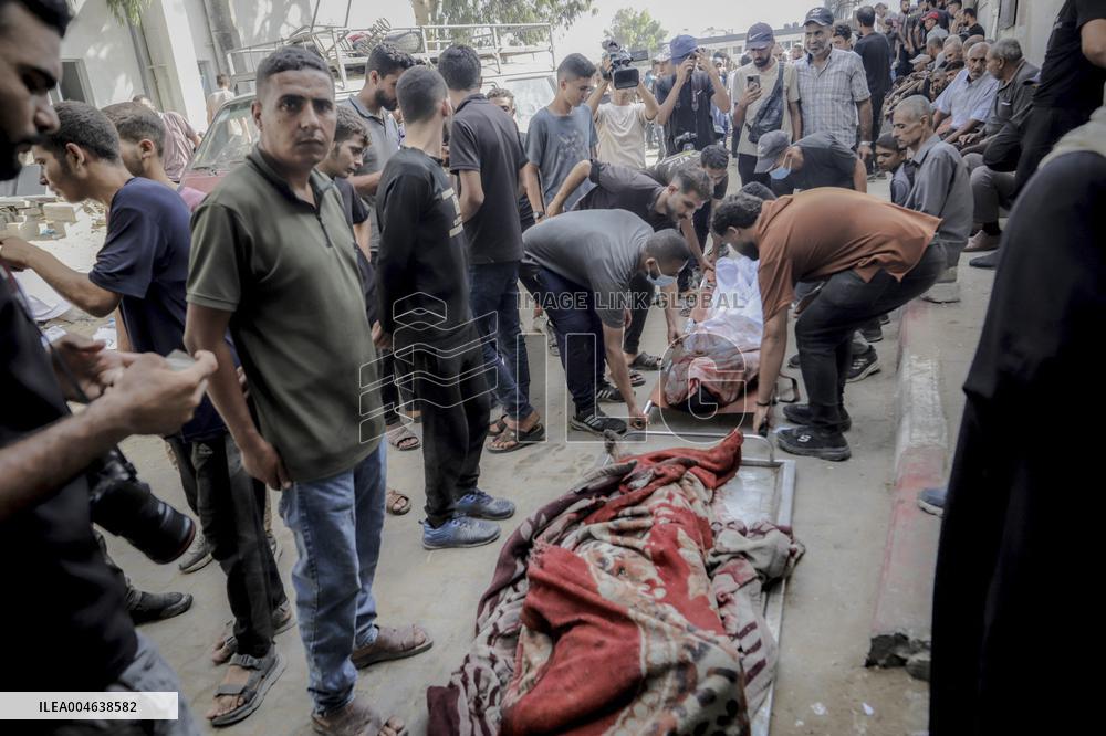 Families Mourn Airstrike Victims - Gaza