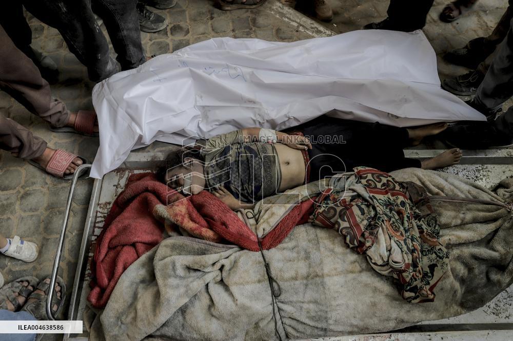 Families Mourn Airstrike Victims - Gaza