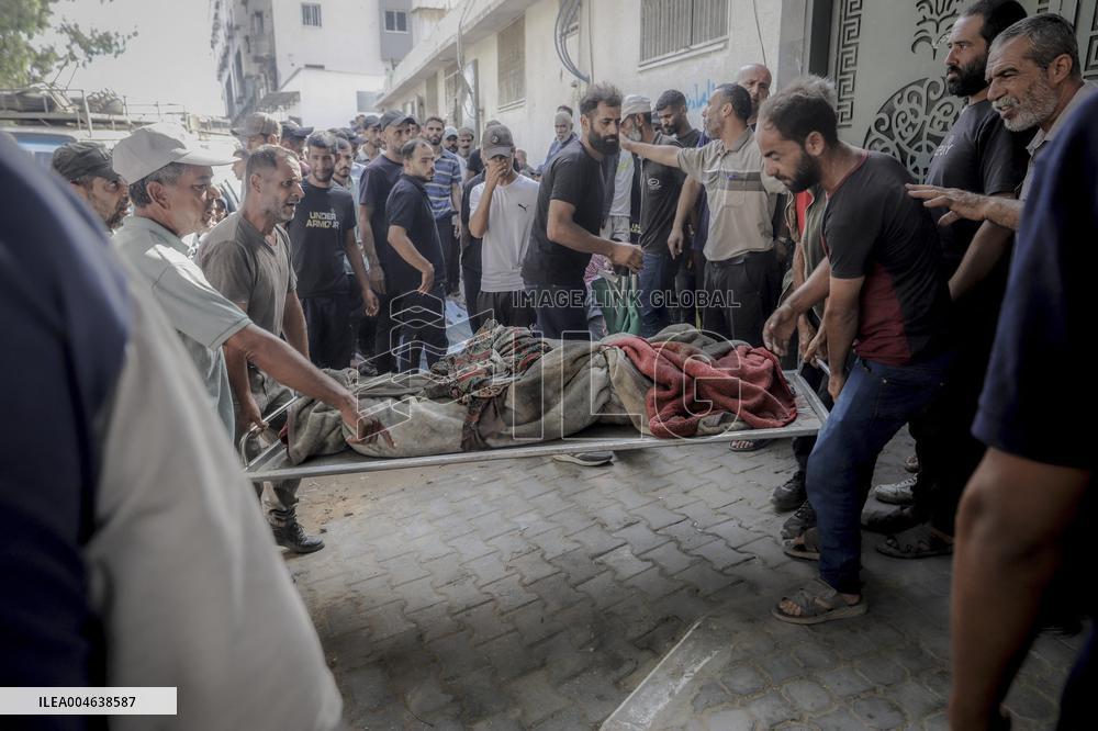 Families Mourn Airstrike Victims - Gaza