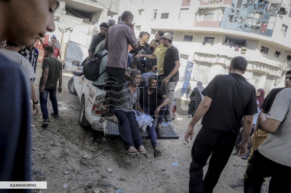 Families Mourn Airstrike Victims - Gaza
