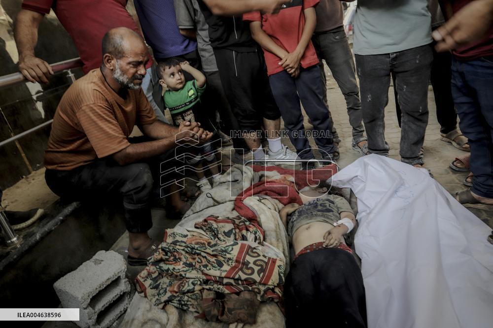 Families Mourn Airstrike Victims - Gaza
