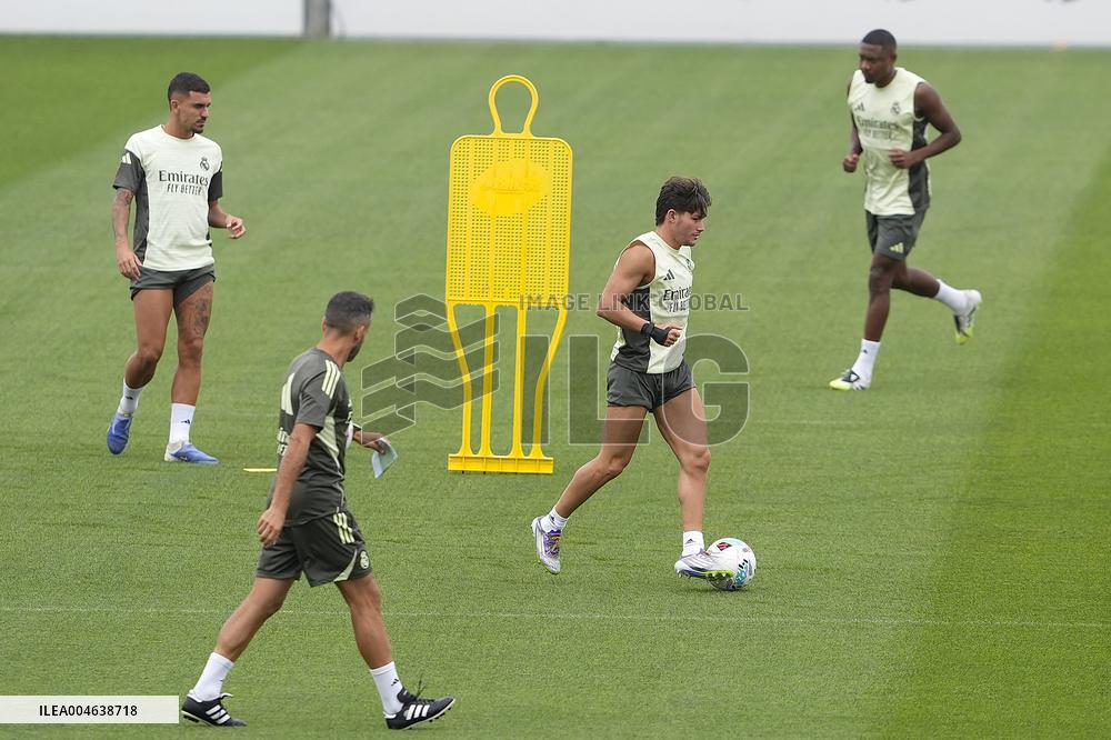 Real Madrid Training Session - Madrid