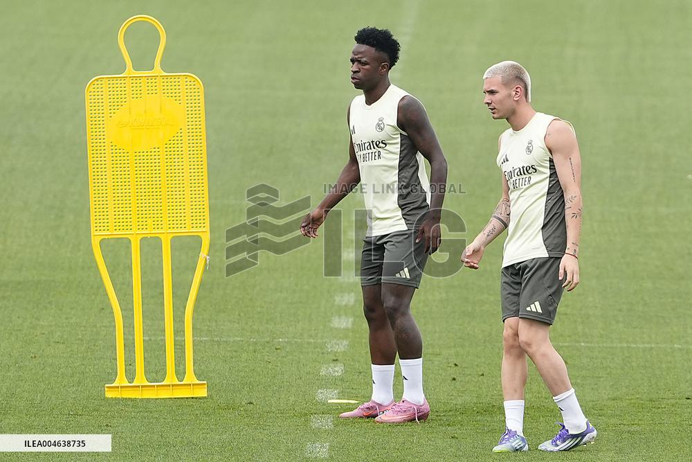 Real Madrid Training Session - Madrid