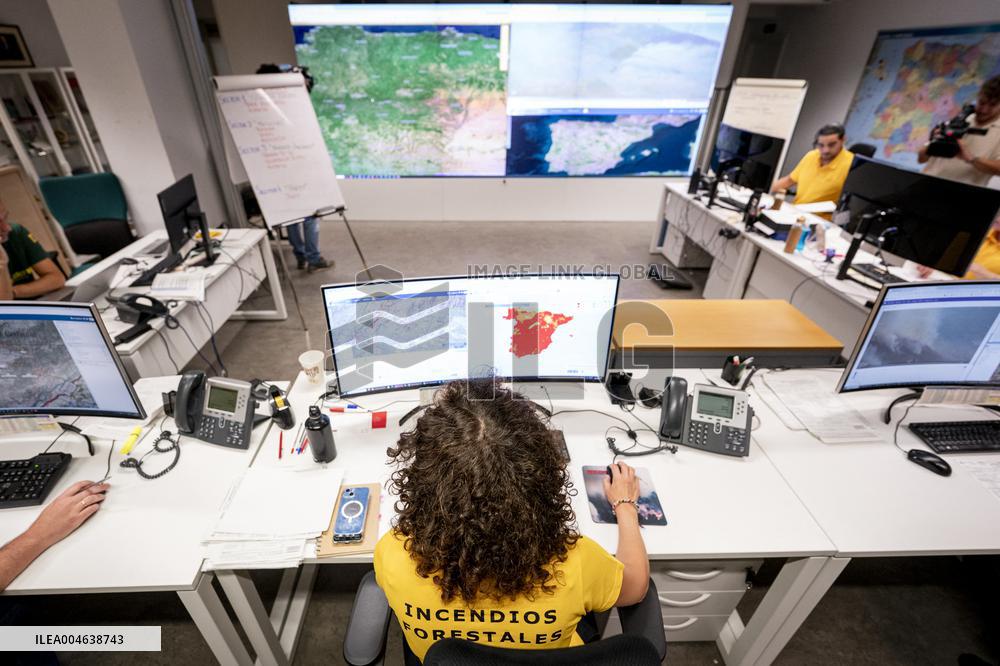 Sara Aagesen Addresses Media at Wildfire Center - Spain