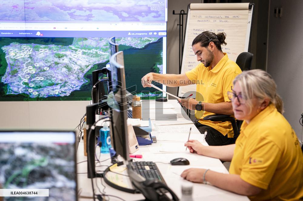 Sara Aagesen Addresses Media at Wildfire Center - Spain