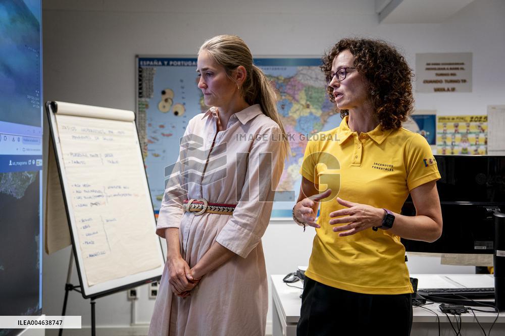 Sara Aagesen Addresses Media at Wildfire Center - Spain