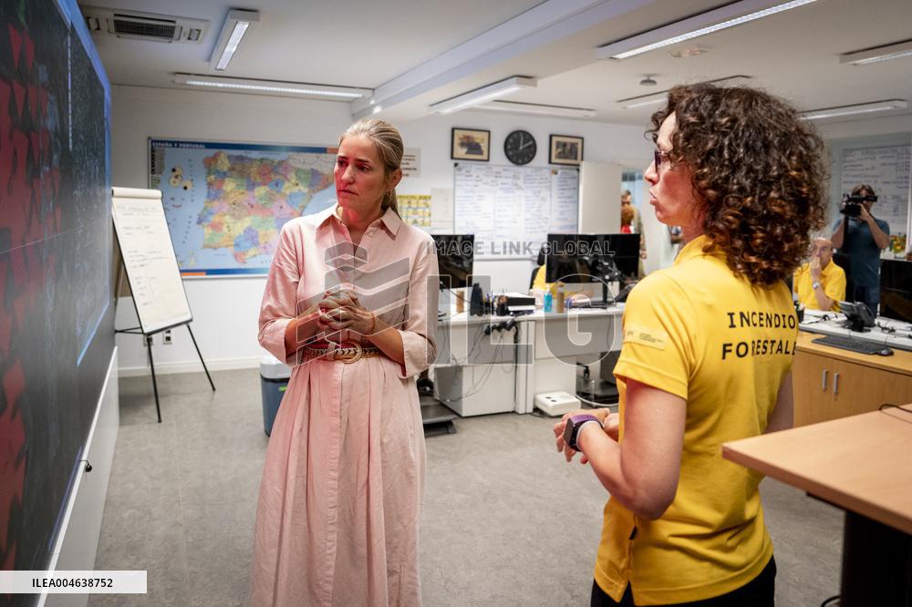 Sara Aagesen Addresses Media at Wildfire Center - Spain