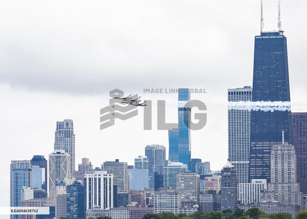 The U.S. Air Force Air Demonstration - Chicago
