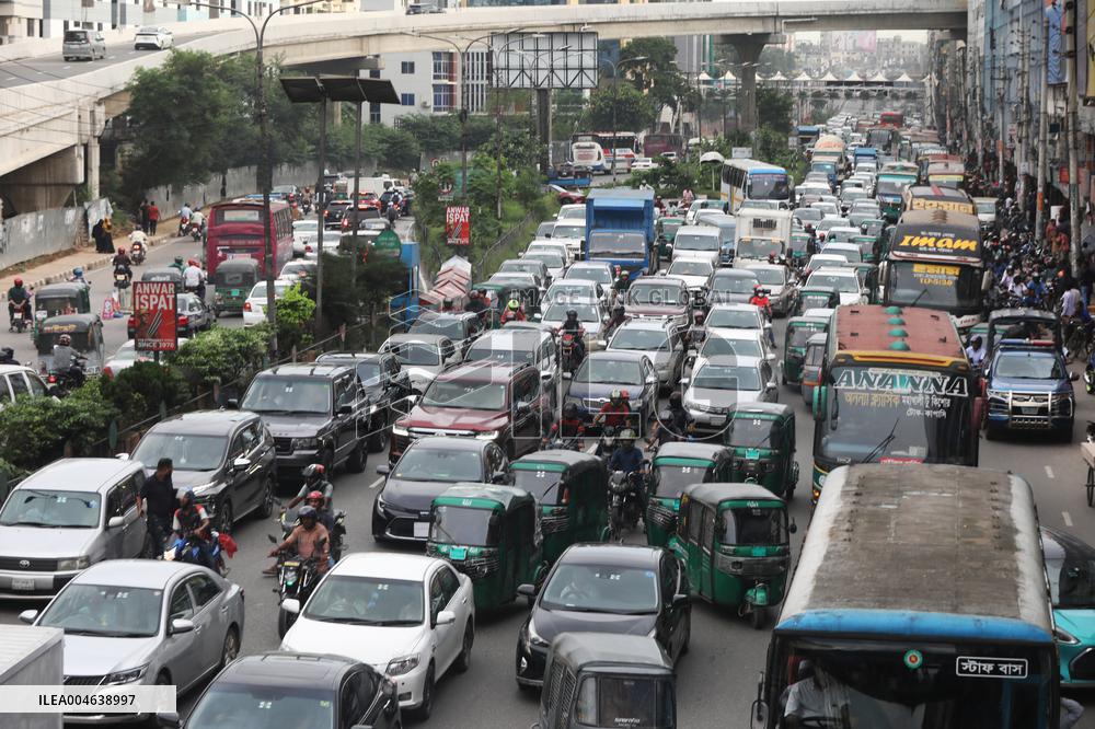 Heavy Traffic in Dhaka - Bangladesh