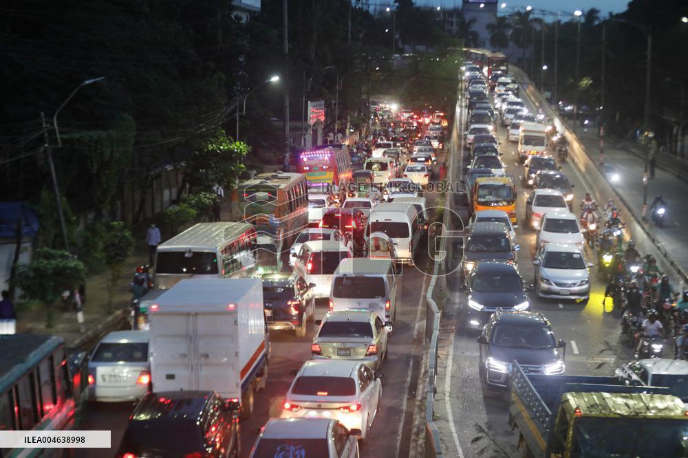 Heavy Traffic in Dhaka - Bangladesh