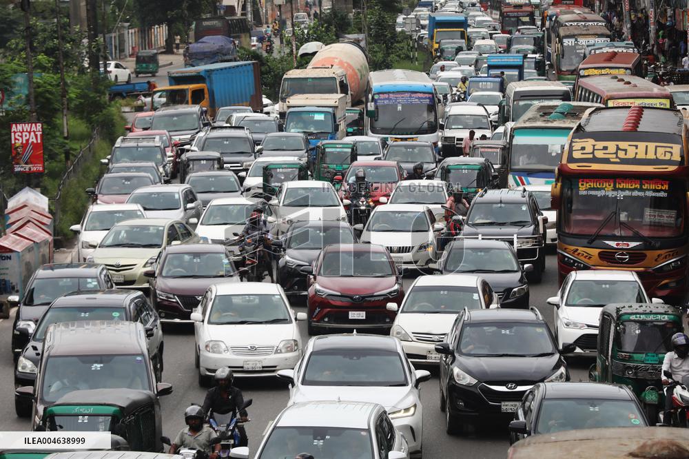 Heavy Traffic in Dhaka - Bangladesh