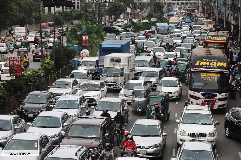 Heavy Traffic in Dhaka - Bangladesh