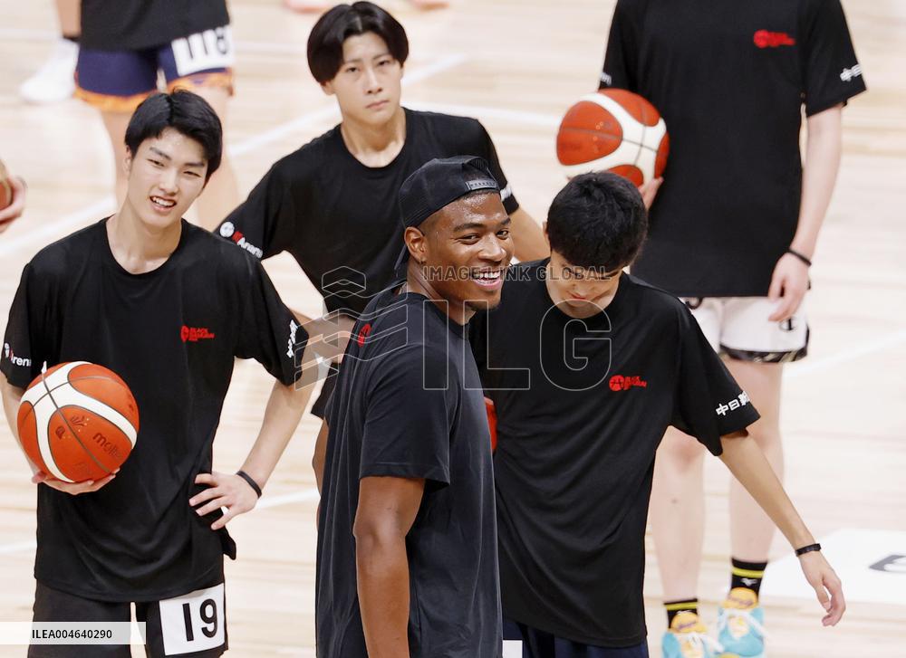 Basketball: Hachimura hosts youth camp in Nagoya