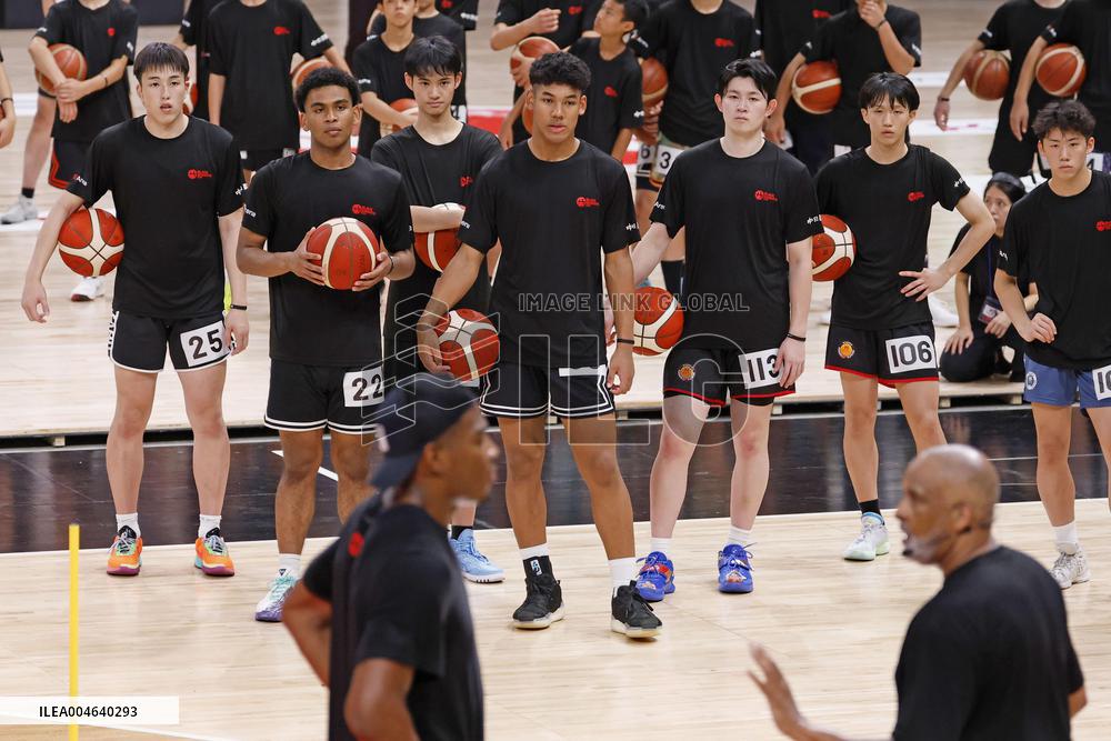 Basketball: Hachimura hosts youth camp in Nagoya