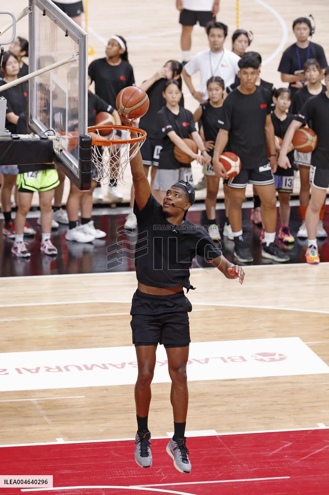 Basketball: Hachimura hosts youth camp