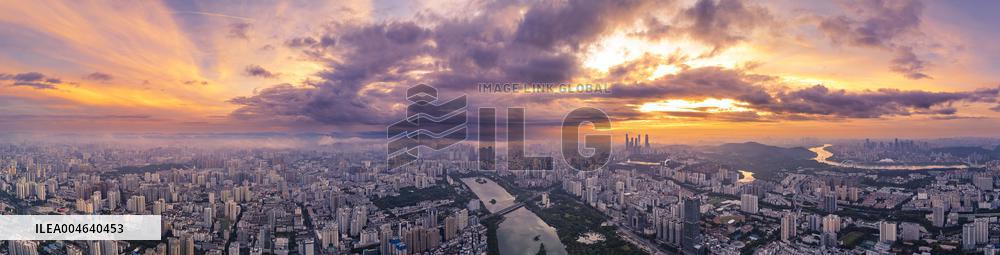 Morning Glow And Ethereal Adveling Fog in Nanjing