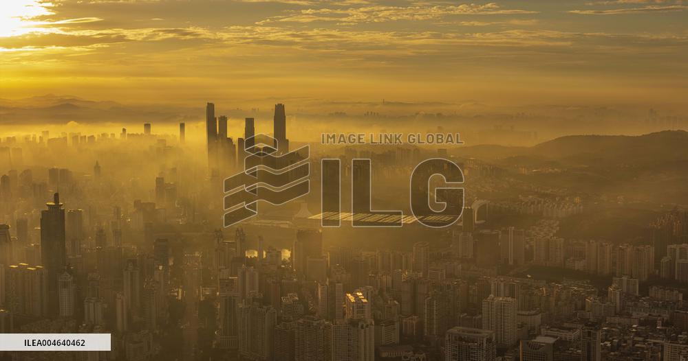 Morning Glow And Ethereal Adveling Fog in Nanjing