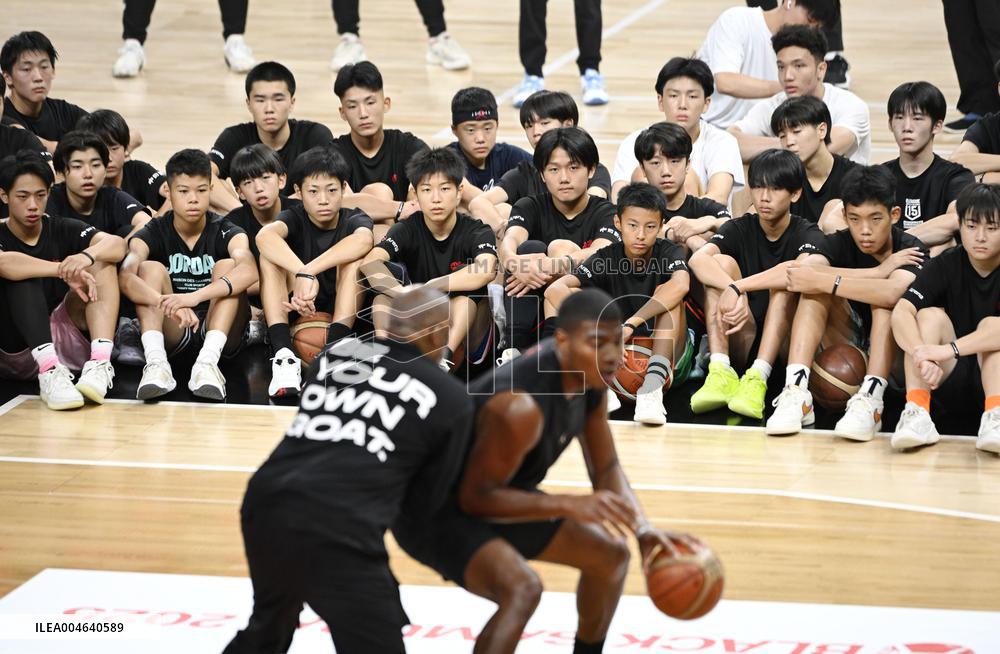 Basketball: Hachimura hosts youth camp in Japan