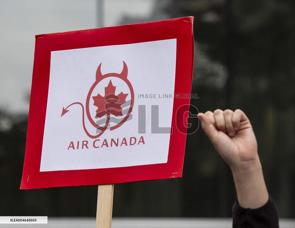Air Canada The Social Movement Grows - Canada
