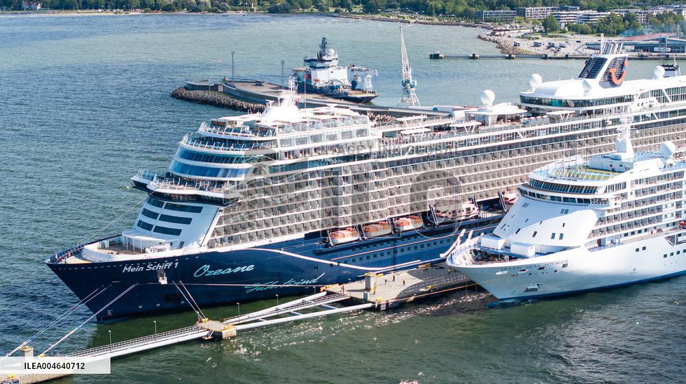 Cruise ships in the port of Tallinn