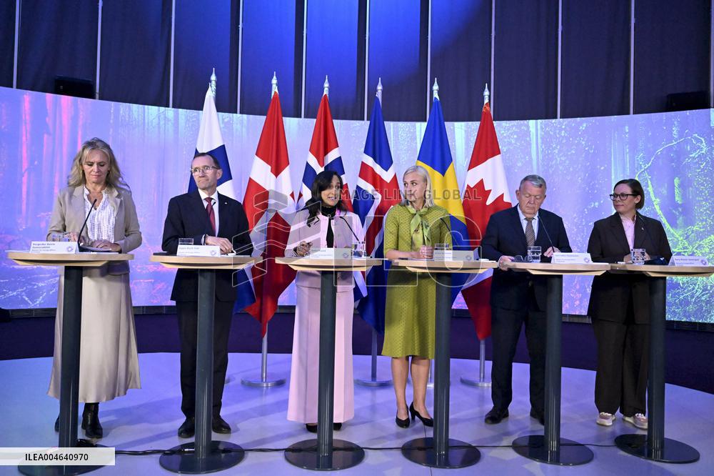 Pohjoismaiden ulkoministereiden ja Kanadan ulkoministerin tiedotustilaisuus