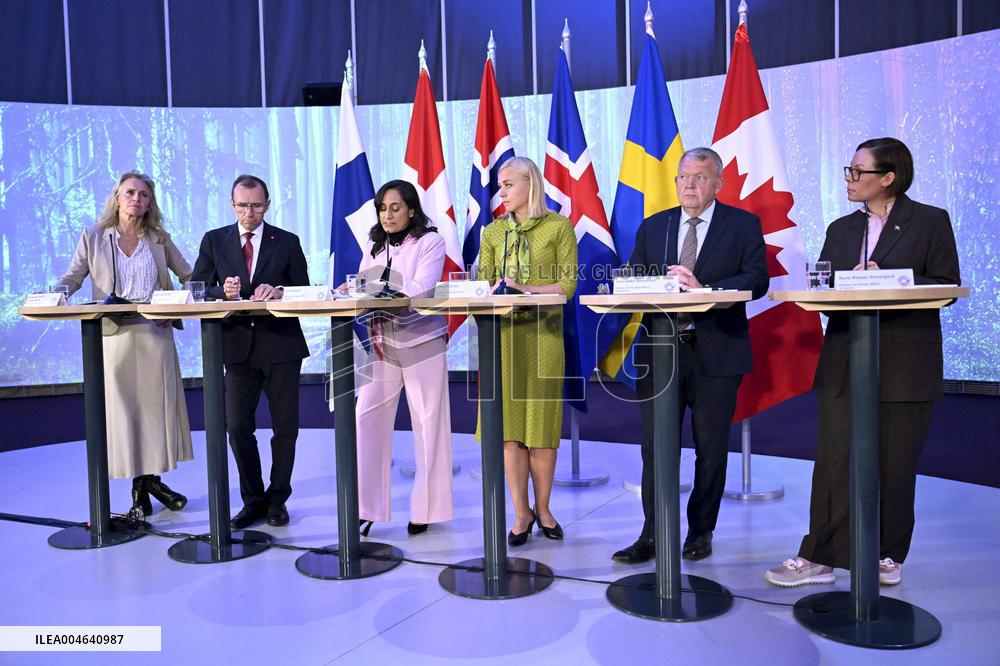 Pohjoismaiden ulkoministereiden ja Kanadan ulkoministerin tiedotustilaisuus