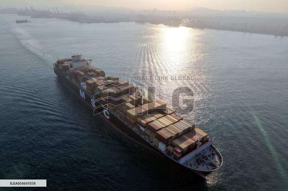 Container Shipping in Qingdao Port