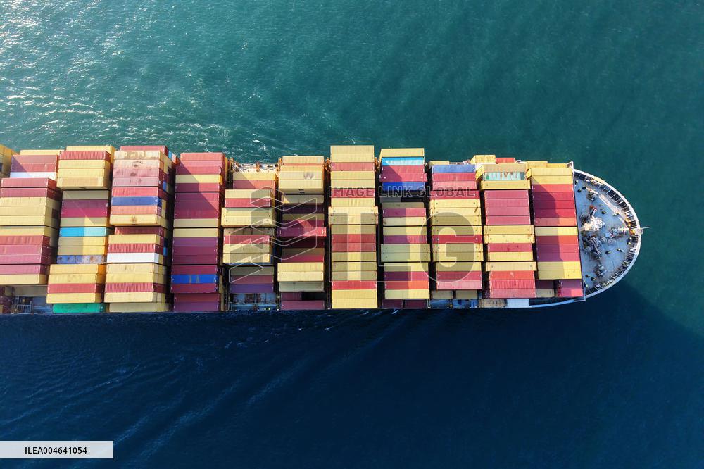 Container Shipping in Qingdao Port