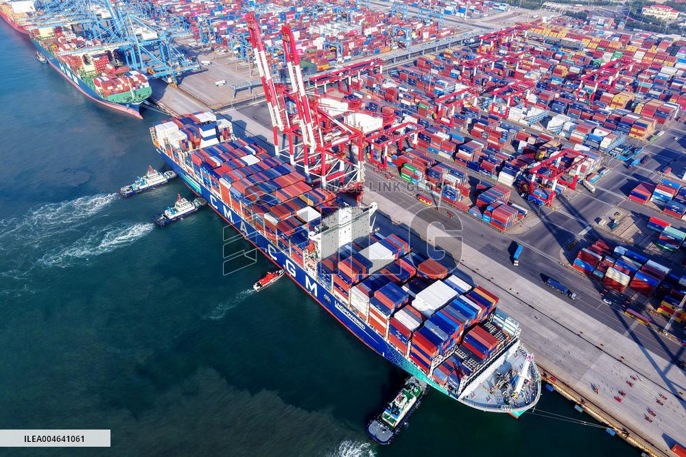 Container Shipping in Qingdao Port