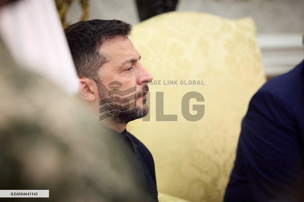 Trump Meets President Zelenskyy and European Leaders - Washington