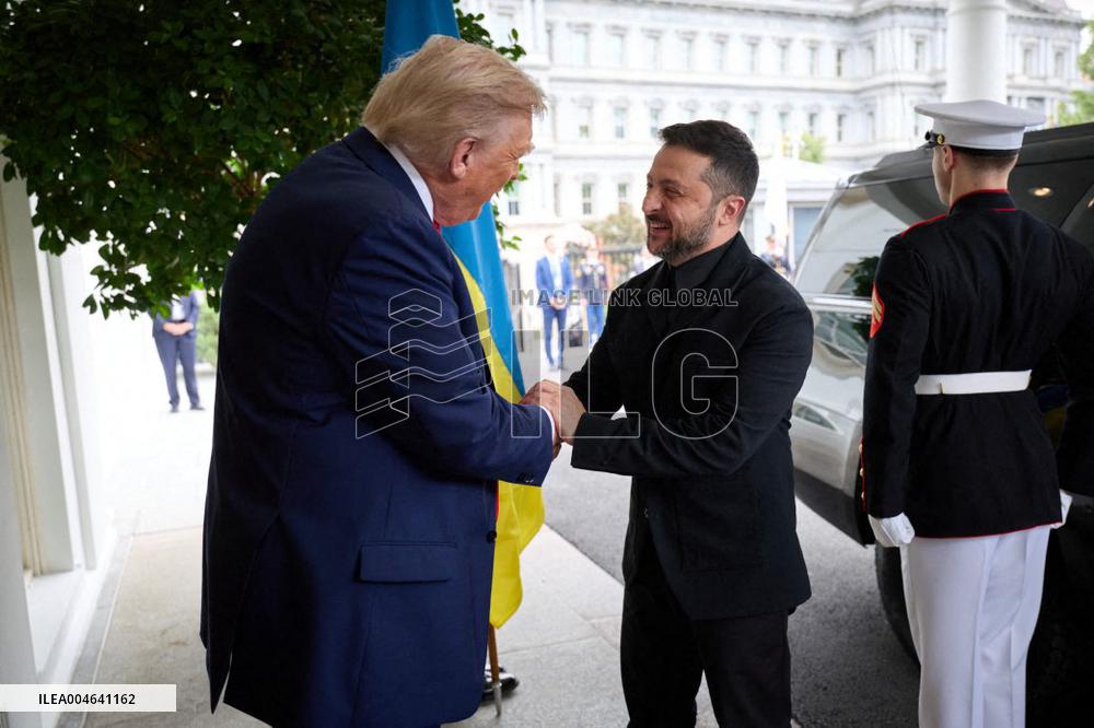 Trump Meets President Zelenskyy and European Leaders - Washington
