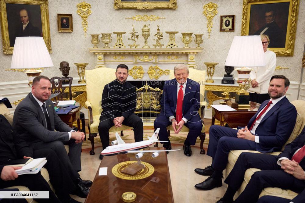 Trump Meets President Zelenskyy and European Leaders - Washington