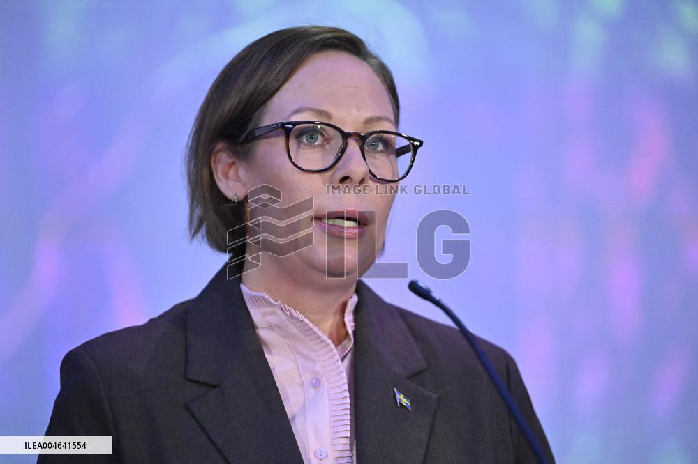 Pohjoismaiden ulkoministereiden ja Kanadan ulkoministerin tiedotustilaisuus